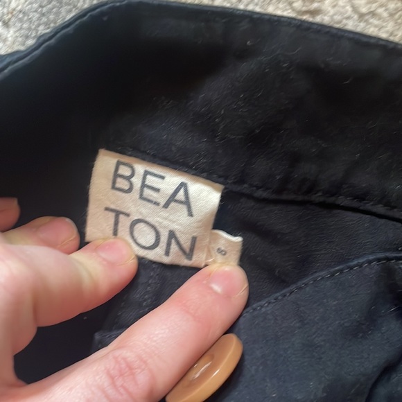 Beaton Linen Utility Pants - Picture 4 of 5